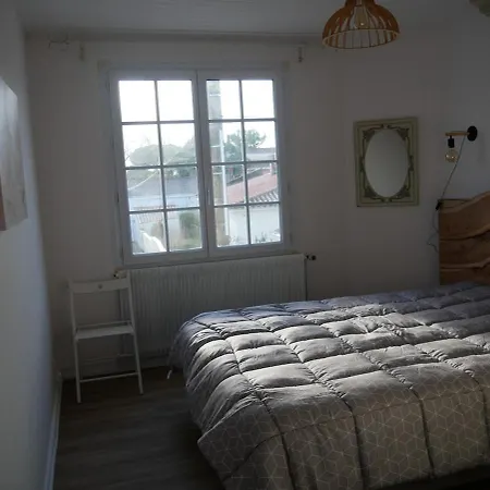 Dom wakacyjny Maison Au Calme Proche Plage, Centre A 2 Min A Pied *